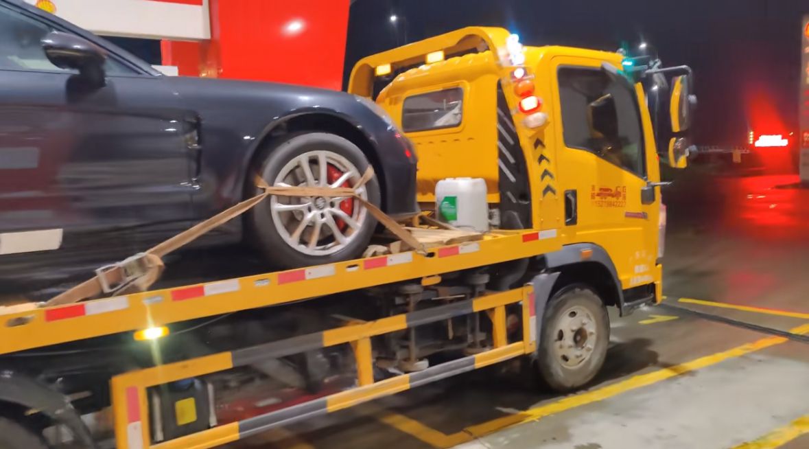 怀化行车途中遇到突发状况该如何呼叫道路救援？